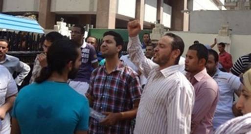 وقفة لعمال غاز مصر أمام مجلس الوزراء للمطالبة بالتثبيت
