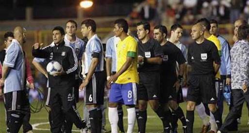 عطل التيار الكهربي يلغي مباراة ودية بين الأرجنتين والبرازيل