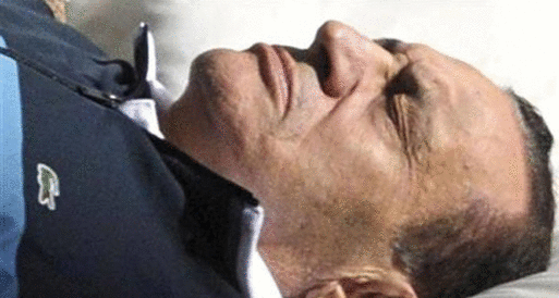 ورود "رفقاء السلاح" ترفع معنويات مبارك