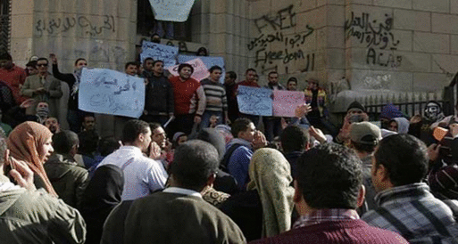 مظاهرة لطلاب عين شمس اعتراضا على عدم تسكينهم في المدينة