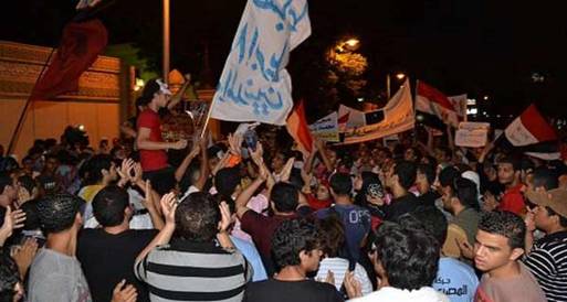 أولتراس أهلاوي ينظم مسيرة للاتحادية تطالب بعدم عودة الدوري 