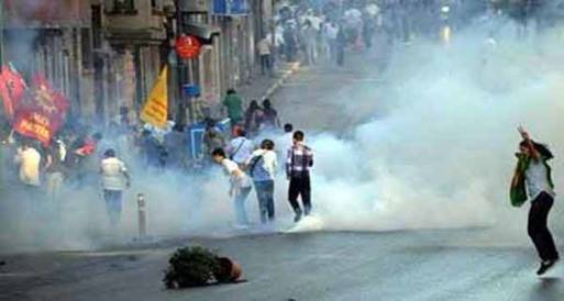 اشتباكات بين أتراك وأكراد في مدينة بورصة غرب تركيا