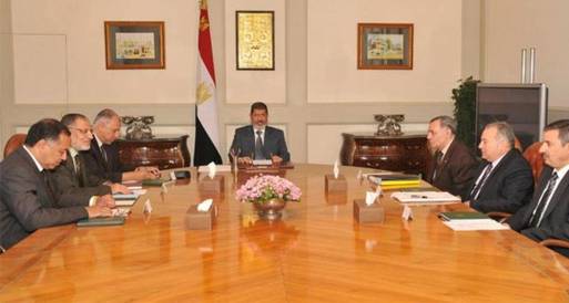  مرسي يشدد على سرعة حل مشكلات المرور والتعديات على النيل