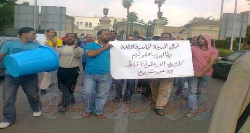 عمال النظافة بجامعة القاهرة يهددون بالتصعيد للحصول علي حقوقهم