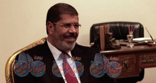 مرسي يجتمع بمساعديه ومستشاريه