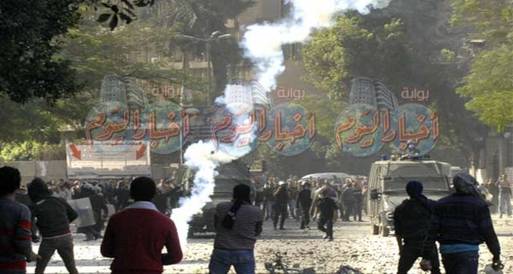 متظاهرو التحرير يغلقون الميدان لتأمينه 