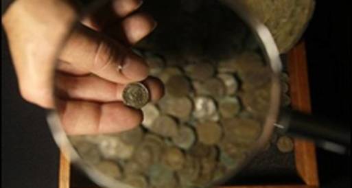 العثور على كنز نقدى من عصر الغاليين في فرنسا القديمة