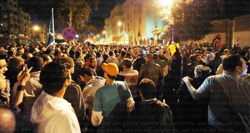 متظاهرو الاتحادية يطالبون برحيل النظام