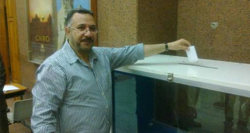 المصريون بدبي يدلون بأصواتهم في الاستفتاء على الدستور