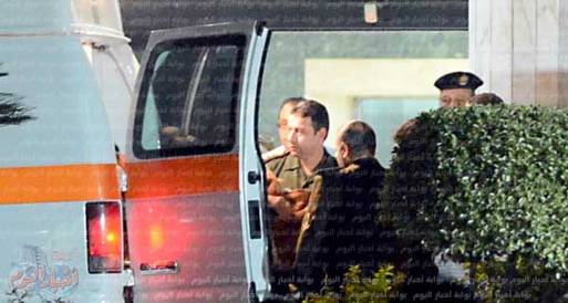 مبارك يغادر مستشفى السجن إلى المعادي العسكري
