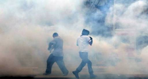ناشط: قنابل الغاز المستخدمة في مصر " محرمة" دوليا