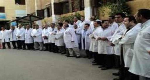 استمرار اعتصام عشرات الأطباء البيطريين لليوم الثاني على التوالي 