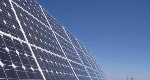 مجمع صناعي لألواح الطاقة الشمسية باستثمارات 2.6 مليار دولار
