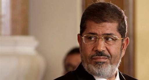 مرسي يؤكد أنه يتابع الموقف في الكاتدرائية ويوجه بتحقيق فوري