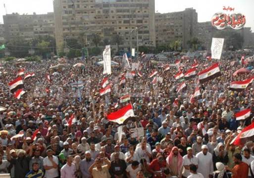 انقطاع الكهرباء علي سكان رابعة والإخوان يلجأون للمولدات