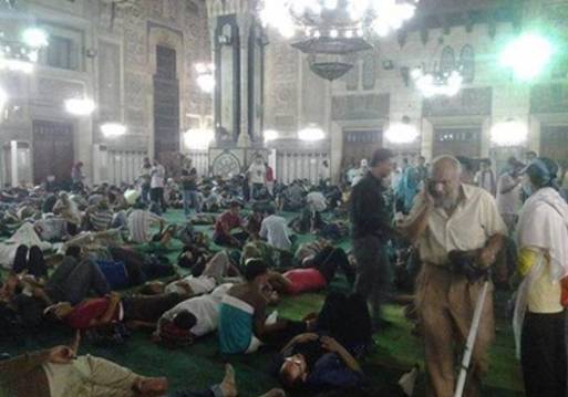 الأمن يوفر خروج آمن لأنصار مرسي من مسجد الفتح 