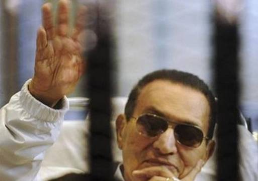 مبارك سيظل ممنوعا من السفر على ذمة قضية "هدايا الاهرام"