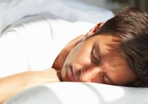 41 % من الشباب الفرنسي يعانون النوم المتقطع 