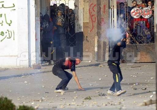 اشتباكات الأمن مع طلاب الأزهر بالمدينة الجامعية_ تصوير: محسن نبيل