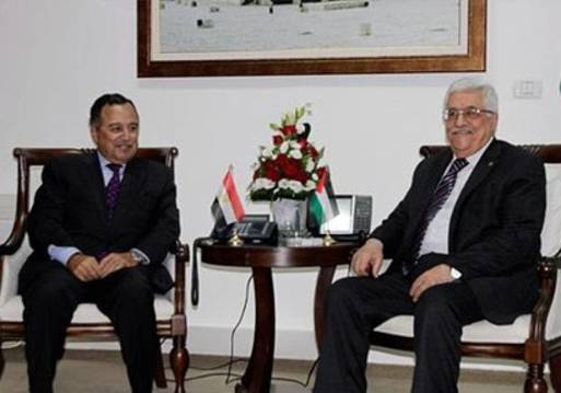 وزير الخارجية نبيل فهمي والرئيس الفلسطيني محمود عباس - صورة أرشيفية