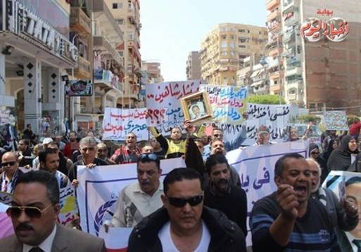 مسيرة لأهالي بورسعيد للمطالبة بحقوق الشهداء والمصابين 