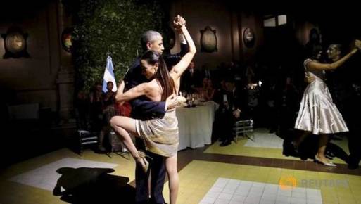 أوباما يرقص التانجو