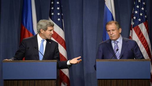 وزير الخارجية الروسي سيرجي لافروف مع نظيره الأمريكي جون كيري
