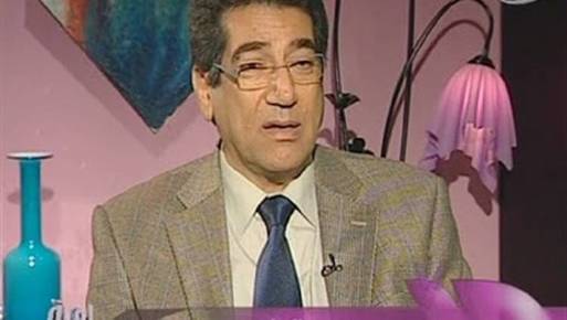 أستاذ الطب النفسي بجامعة القاهرة د . سعيد عبد العظيم