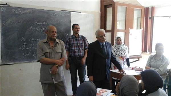 حجازي: يتفقد سير العملية التعليمية بمدارس محافظة الأقصر