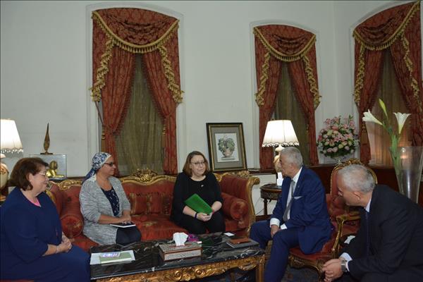 شوقى يلتقى الوزير المفوض للشئون العامة بالسفارة الأمريكية بمصر لمناقشة سبل التعاون المشترك