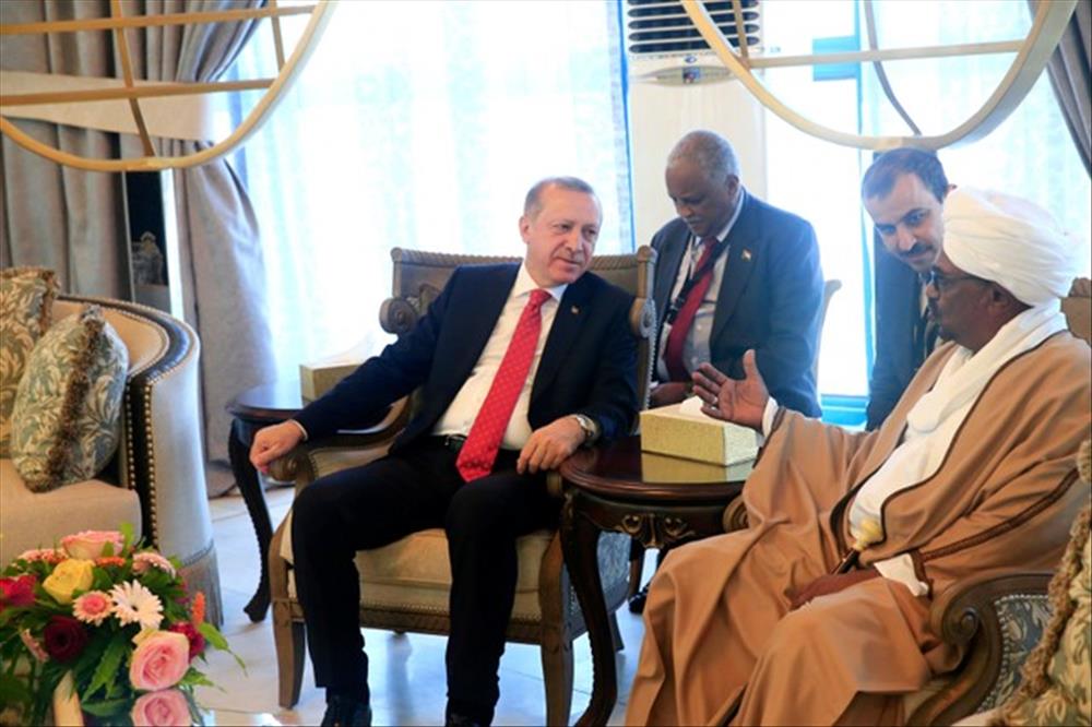 الرئيس السوداني عمر البشير ,نظيرة التركي رجب رطيب أردوغان - رويترز