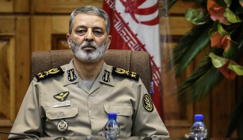 قائد الجيش الإيراني الميجر جنرال عبد الرحيم موسوي
