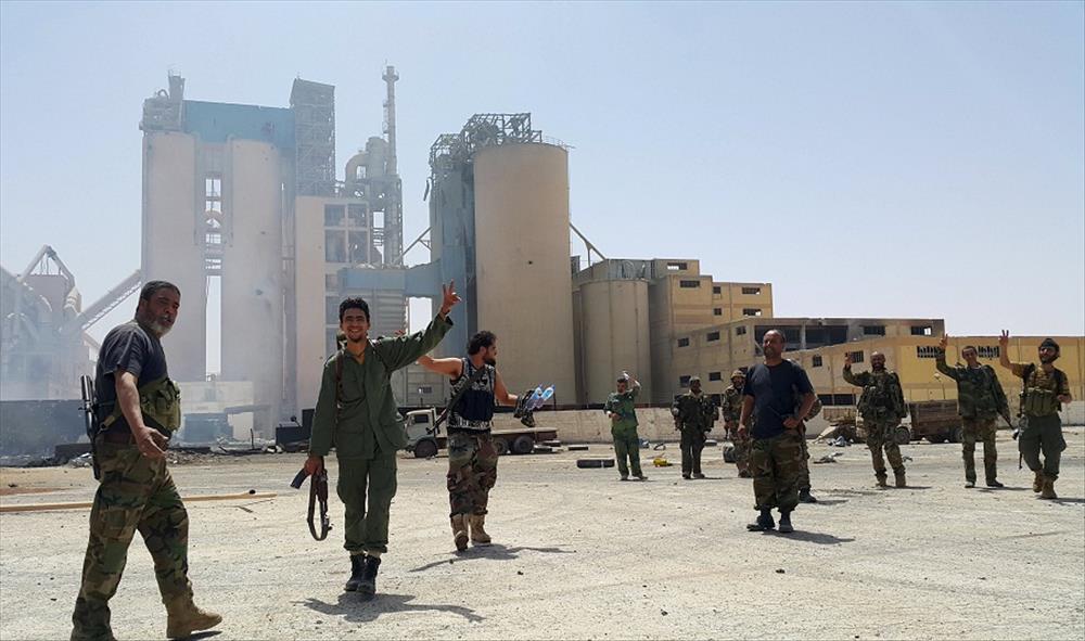 اشتباكات بالقرب من مطار في العاصمة الليبية