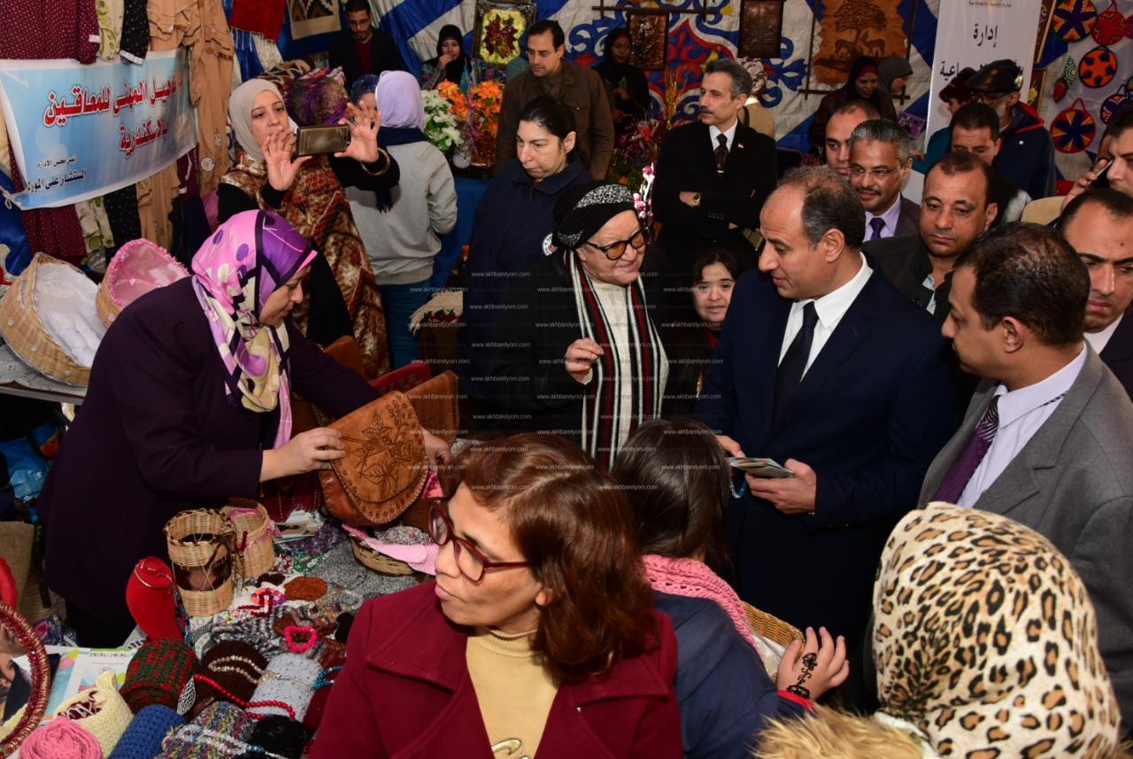 محافظ الإسكندرية يوجه بغقامة معرض شهري ثابت للأسر المنتجة