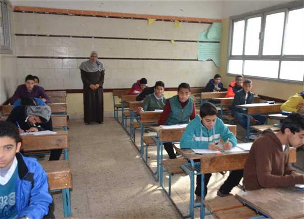 صورة للطلاب اثناء الامتحان