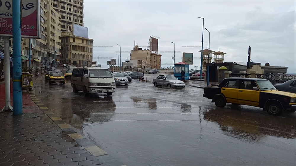 الامطار تغرق شوارع الاسكندرية