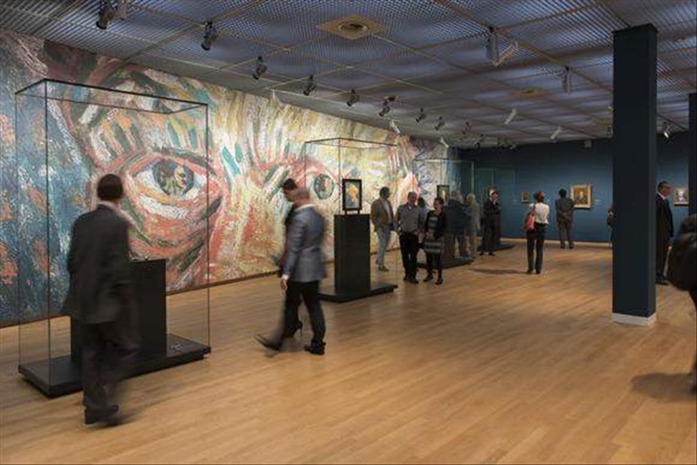 متحف يعرض أعمال فان جوخ - أرشيفية 