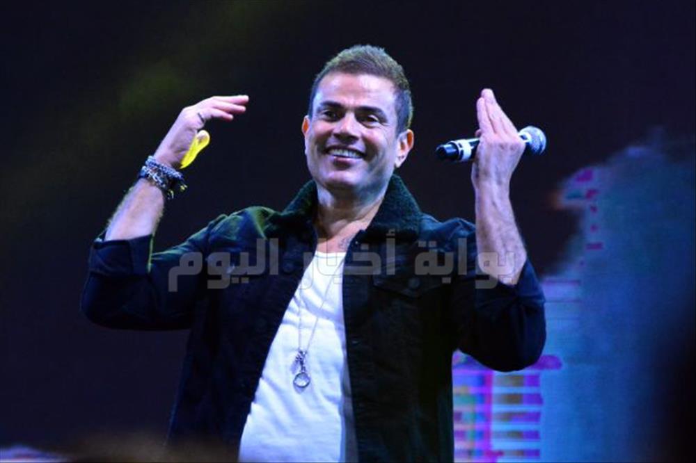 عمرو دياب خلال الحفل