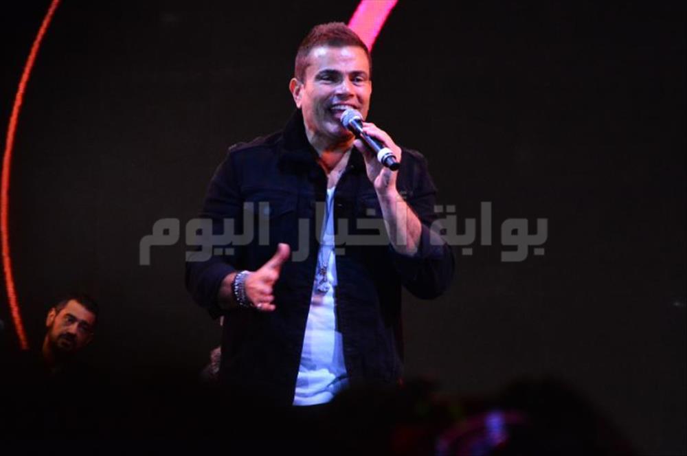 عمرو دياب خلال الحفل
