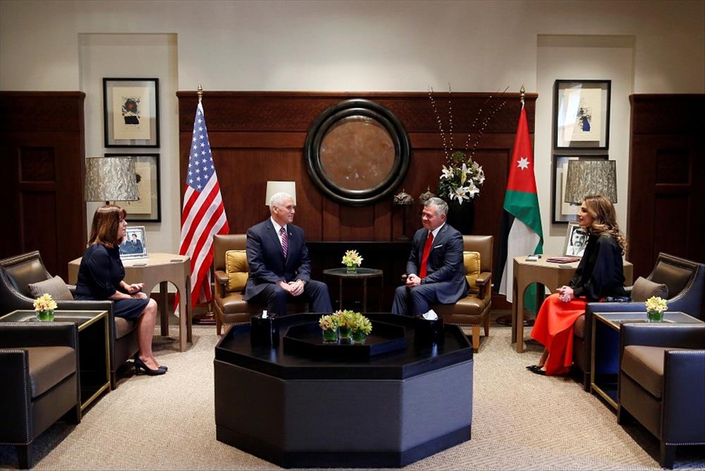 نائب الرئيس الأمريكي مايك بنس والعاهل الأردني الملك عبد الله الثاني