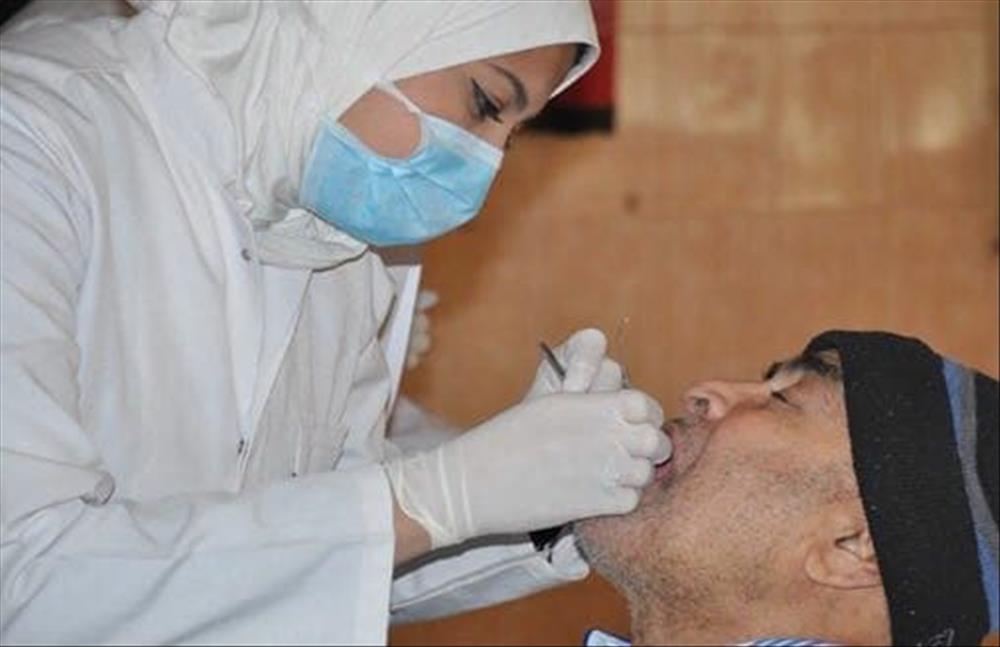 فريق من كلية طب الفم والأسنان بجامعة مصر الدولية يزور دارا لرعاية المسنين