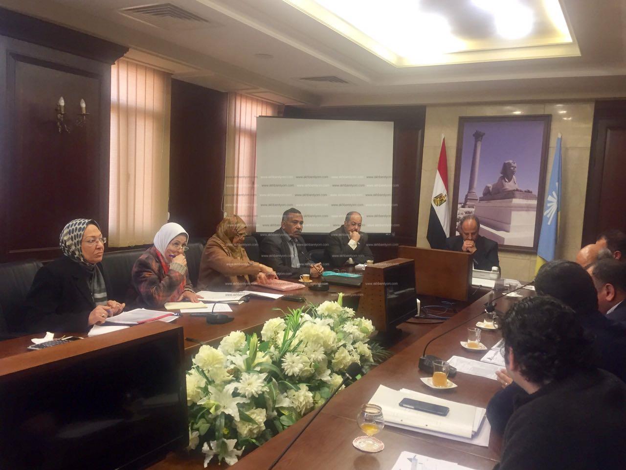 محافظ الإسكندرية خلال اجتماعه مع أعضاء نقابة المهندسين