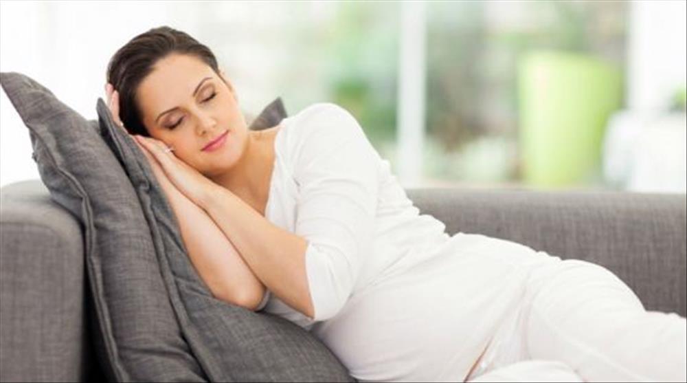 تعرفي على وضعية النوم الصحيحة خلال الحمل