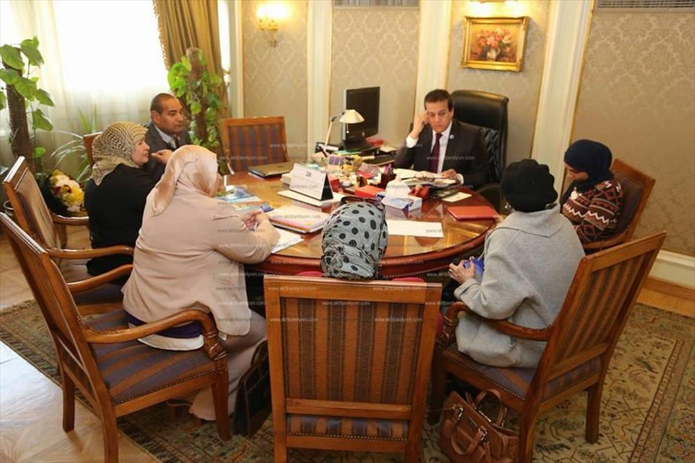  وزير التعليم العالى يبحث تطوير العمل داخل اللجنة الوطنية المصرية لليونسكو
