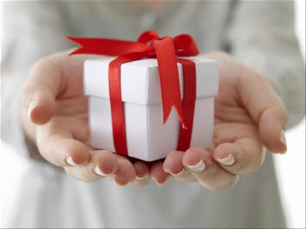 طرق تقديم هدايا «الفلانتين» تكون أكثر جاذبية