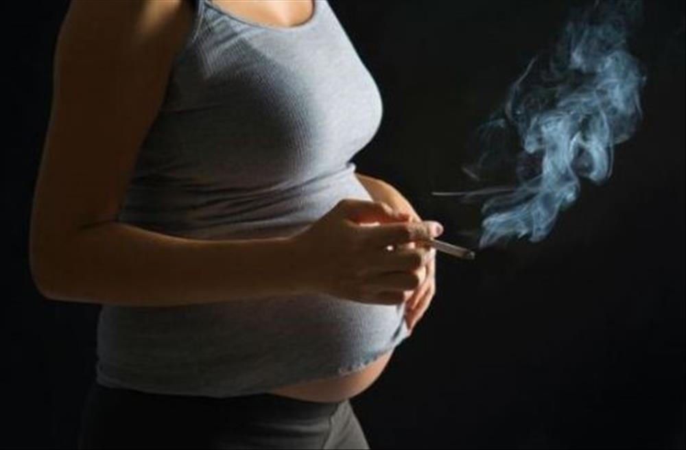  التدخين أثناء الحمل