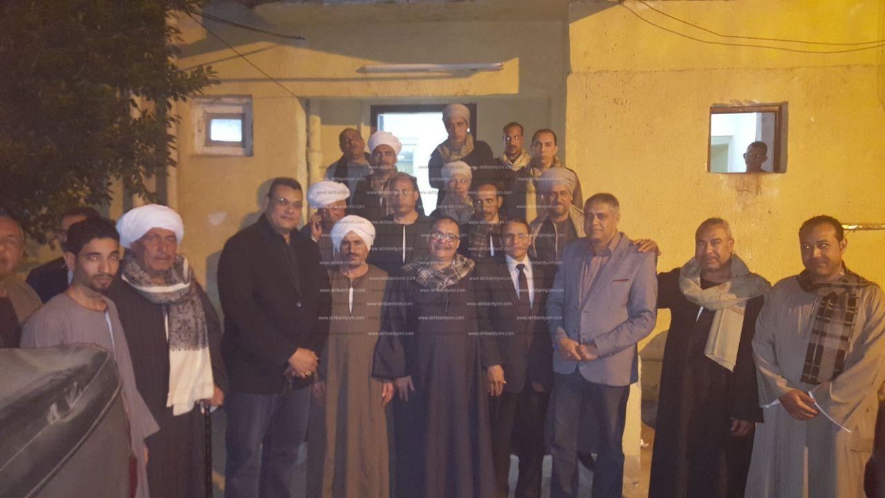 اللواء خالد الشاذلى مع افراد عائلة الشوافع والعلالسةاثناء مفاوضات الصلح بينهم