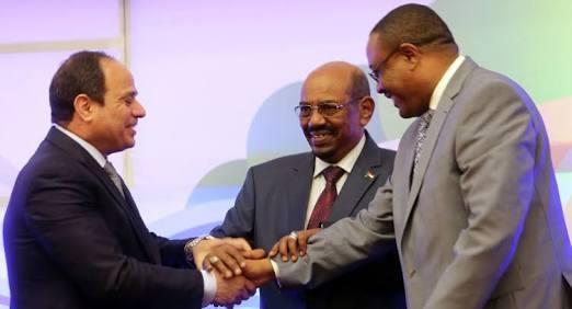 الرئيس السيسي مع البشير ورئيس وزراء إثيوبيا المستقيل