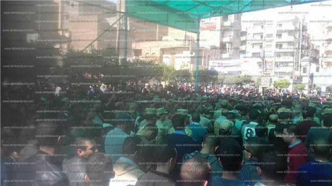 الألاف يشيعون جثمان الشهيد " محمد لاشين" فى جنازة عسكرية بكفرالزيات