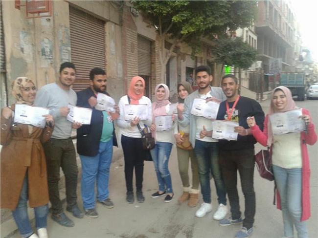   شباب من أجل مصر بالبحيرة يدشنون مبادرة طرق الأبواب لدعم السيسي  